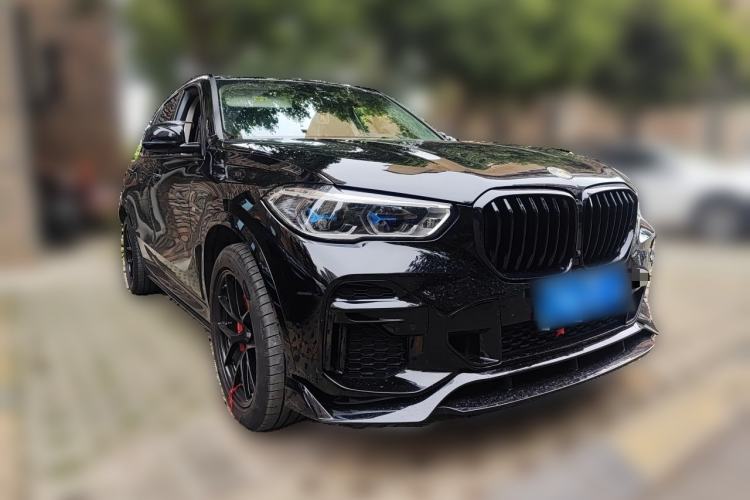 Used BMW X5 2022 Restyled xDrive 30Li Luxury Version M Sport Package Front Right 45 Deg