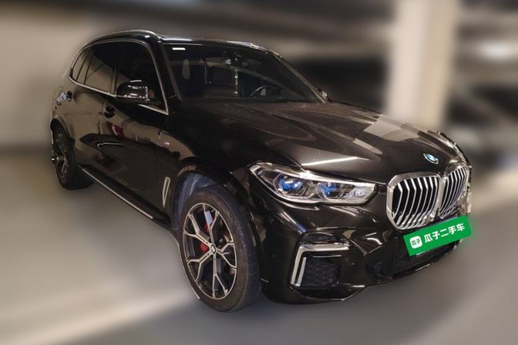 Used BMW X5 2022 xDrive 40Li M Sport Package Front Right 45 Deg