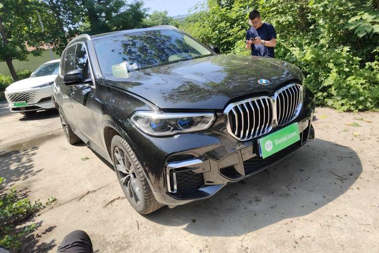 Used BMW X5 2022 Restyled xDrive 30Li Luxury Version M Sport Package Front Right 45 Deg