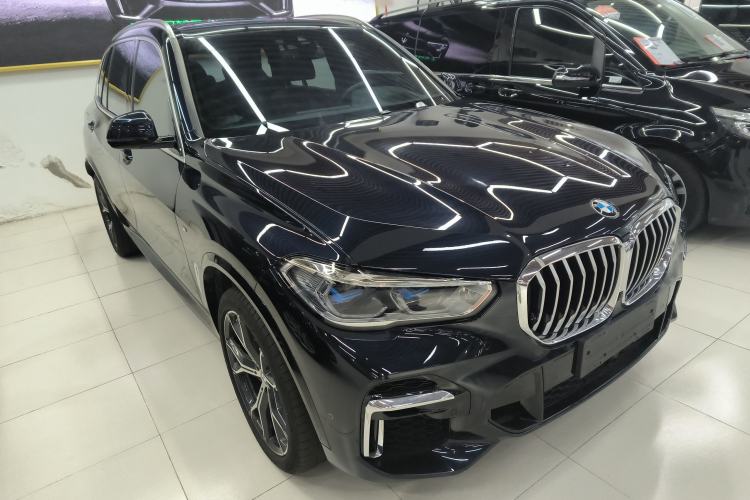 Used BMW X5 2022 Restyled xDrive 40Li M Sport Package Front Right 45 Deg