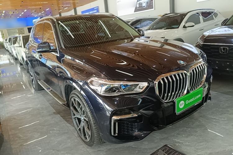 Used BMW X5 2022 Restyled xDrive 30Li Luxury Version M Sport Package Front Right 45 Deg