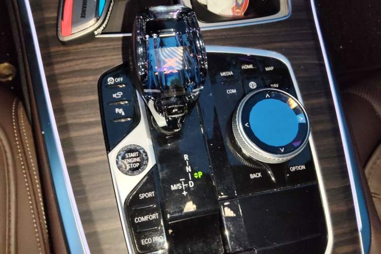 Used BMW X5 2022 xDrive 40Li M Sport Package Gear Lever