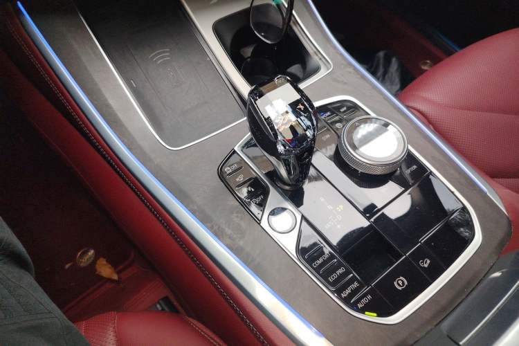 Used BMW X5 2022 xDrive 30Li Luxury M Sport Package Gear Lever