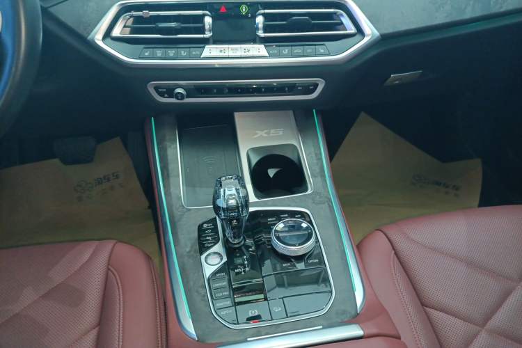 Used BMW X5 2022 Restyled xDrive 30Li Luxury Version M Sport Package Gear Lever