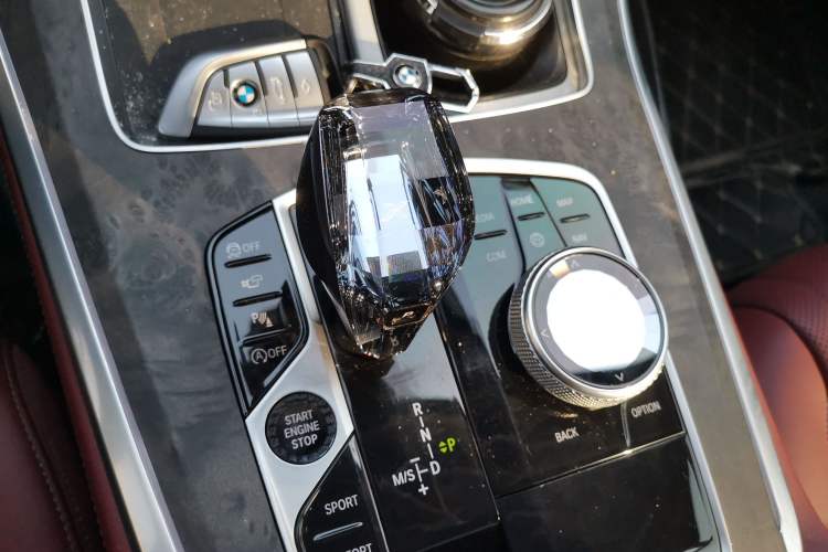 Used BMW X5 2022 xDrive 30Li Luxury M Sport Package Gear Lever