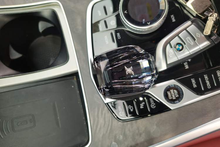 Used BMW X5 2022 xDrive 30Li Luxury M Sport Package Gear Lever