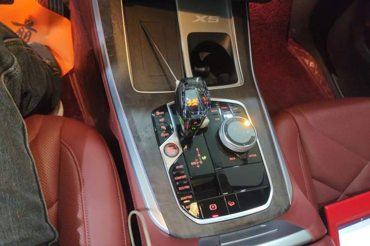 Used BMW X5 2022 Restyled xDrive 30Li Luxury Version M Sport Package Gear Lever