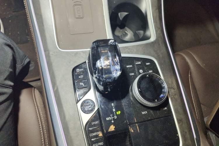 Used BMW X5 2022 Restyled xDrive 30Li Luxury Version M Sport Package Gear Lever