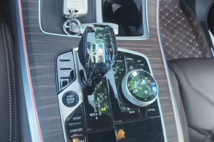 Used BMW X5 2022 xDrive 40Li M Sport Package Gear Lever