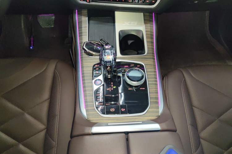 Used BMW X5 2022 xDrive 40Li M Sport Package Gear Lever