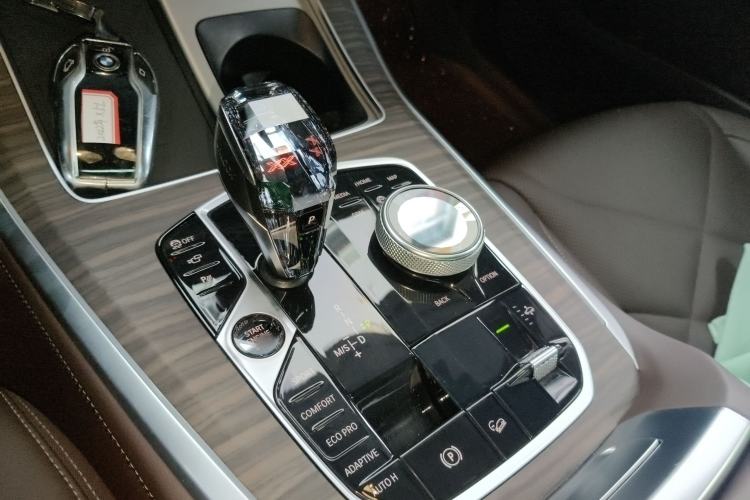 Used BMW X5 2022 Restyled xDrive 40Li Luxury Edition M Sport Package Gear Lever