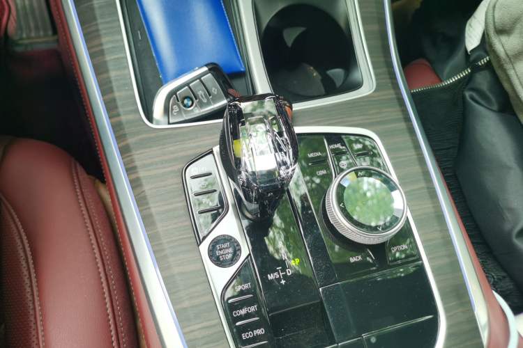 Used BMW X5 2022 xDrive 40Li M Sport Package Gear Lever