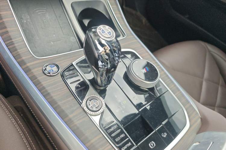 Used BMW X5 2022 xDrive 40Li M Sport Package Gear Lever