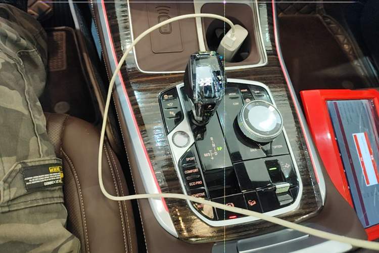 Used BMW X5 2022 Restyled xDrive 40Li Luxury Edition M Sport Package Gear Lever