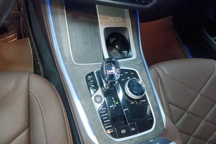Used BMW X5 2022 Restyled xDrive 30Li Luxury Version M Sport Package Gear Lever