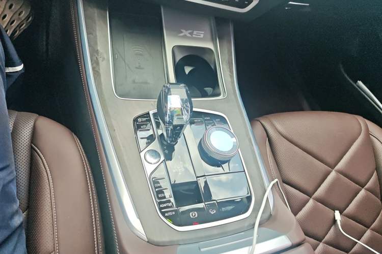 Used BMW X5 2022 Restyled xDrive 30Li Luxury Version M Sport Package Gear Lever