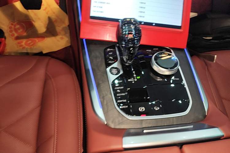 Used BMW X5 2022 xDrive 30Li Luxury M Sport Package Gear Lever