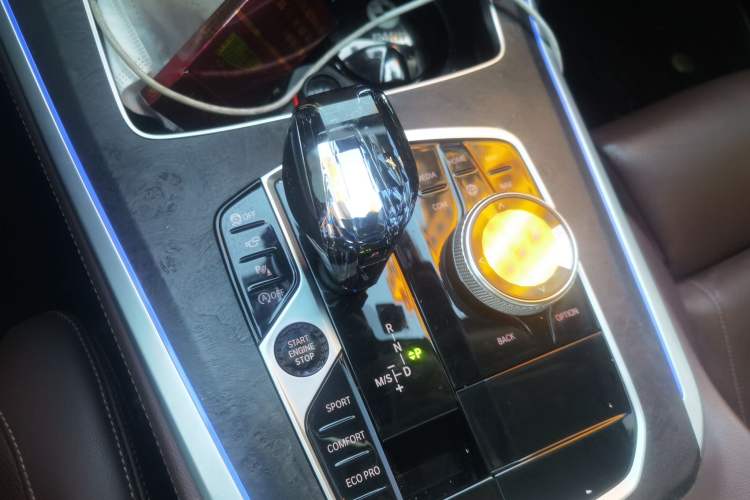 Used BMW X5 2022 xDrive40i Luxury Edition M Sport Package Gear Lever