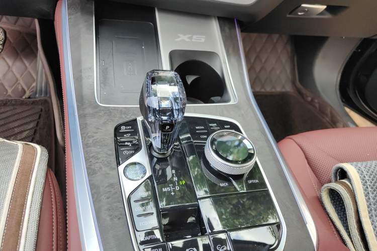 Used BMW X5 2022 Restyled xDrive 30Li Luxury Version M Sport Package Gear Lever