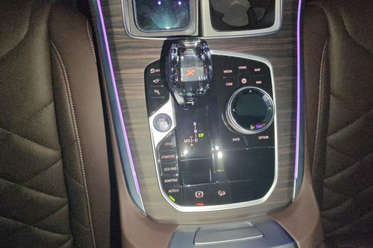 Used BMW X5 2022 xDrive 40Li M Sport Package Gear Lever