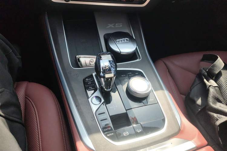 Used BMW X5 2022 Restyled xDrive 30Li Luxury Version M Sport Package Gear Lever