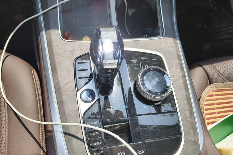 Used BMW X5 2022 xDrive 30Li Luxury M Sport Package Gear Lever