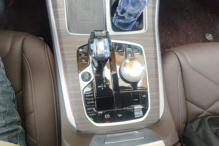 Used BMW X5 2022 Restyled xDrive 40Li Luxury Edition M Sport Package Gear Lever