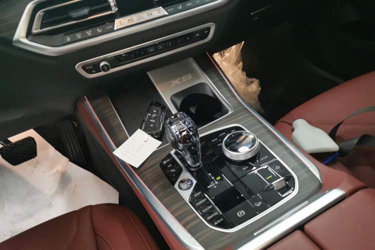 Used BMW X5 2022 Restyled xDrive 40Li Luxury Edition M Sport Package Gear Lever