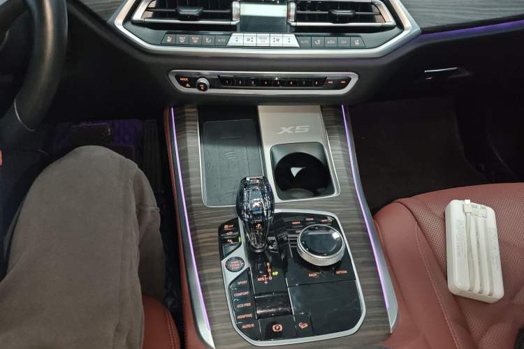 Used BMW X5 2022 xDrive 40Li M Sport Package Gear Lever