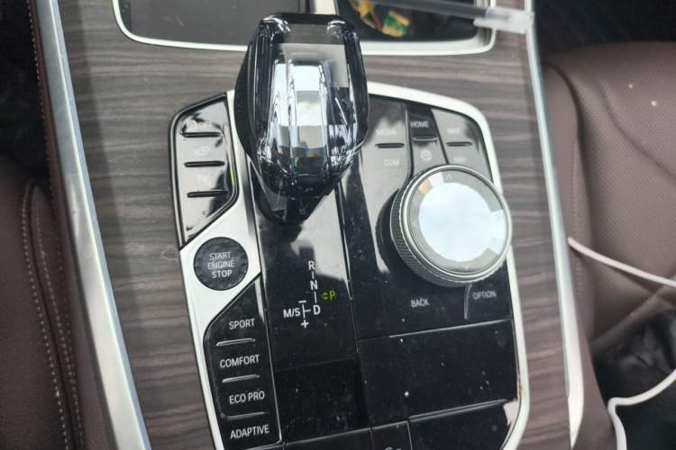 Used BMW X5 2022 xDrive 40Li M Sport Package Gear Lever