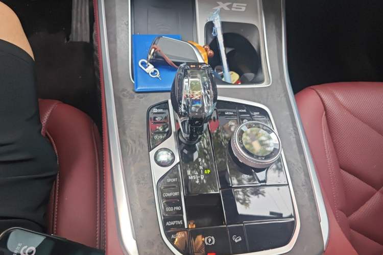 Used BMW X5 2022 Restyled xDrive 30Li Luxury Version M Sport Package Gear Lever