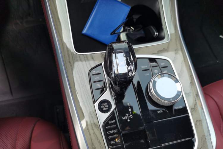 Used BMW X5 2022 Restyled xDrive 40Li M Sport Package Gear Lever