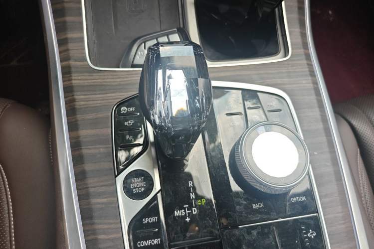 Used BMW X5 2022 Restyled xDrive 40Li Luxury Edition M Sport Package Gear Lever