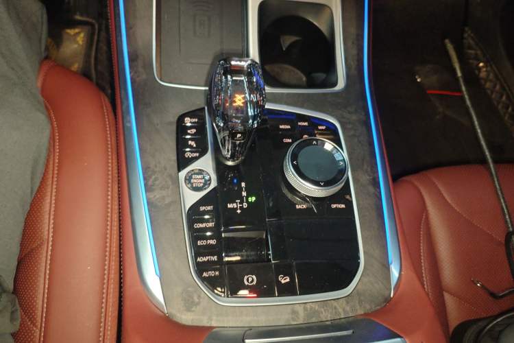 Used BMW X5 2022 Restyled xDrive 30Li Luxury Version M Sport Package Gear Lever