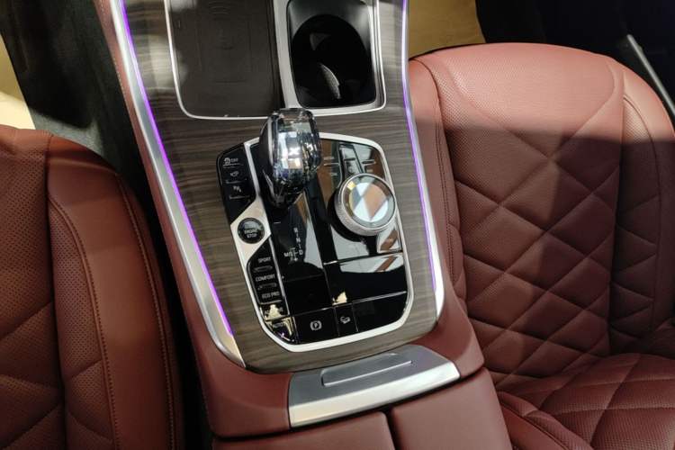 Used BMW X5 2022 Restyled xDrive 40Li M Sport Package Gear Lever