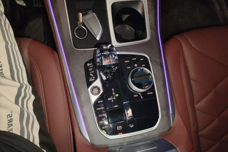 Used BMW X5 2022 Restyled xDrive 30Li Luxury Version M Sport Package Gear Lever
