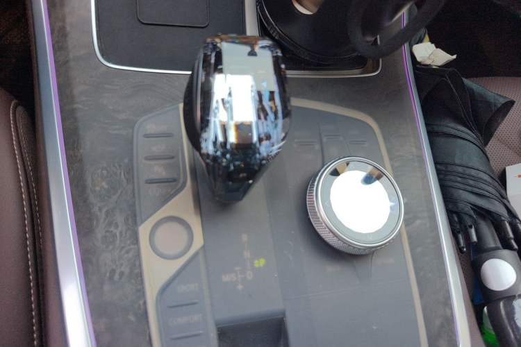 Used BMW X5 2022 Restyled xDrive 30Li Luxury Version M Sport Package Gear Lever