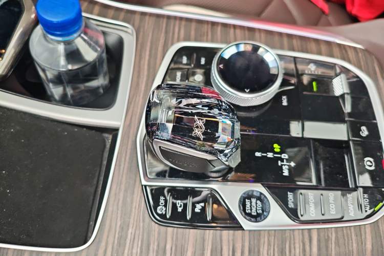 Used BMW X5 2022 xDrive 40Li Luxury Edition M Sport Package Gear Lever