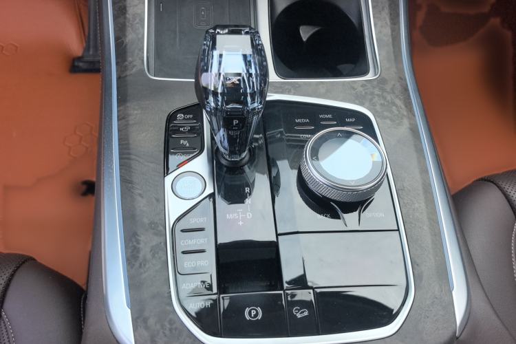 Used BMW X5 2022 xDrive 30Li Luxury M Sport Package Gear Lever