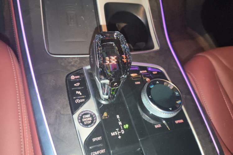 Used BMW X5 2022 xDrive 30Li Luxury M Sport Package Gear Lever