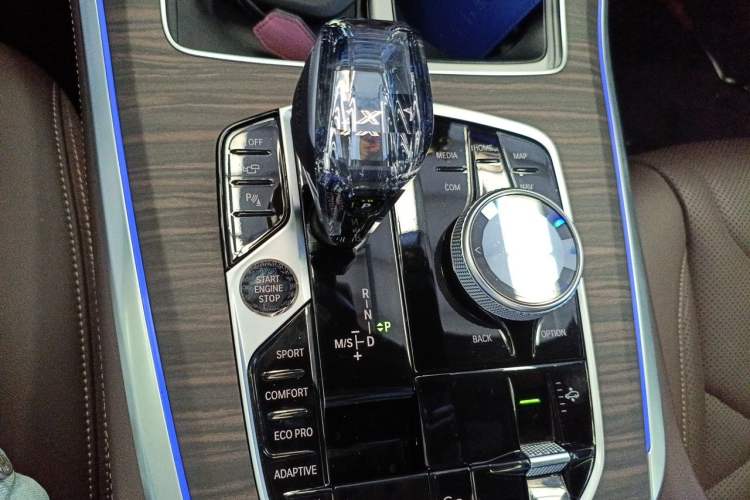 Used BMW X5 2022 Restyled xDrive 40Li Luxury Edition M Sport Package Gear Lever