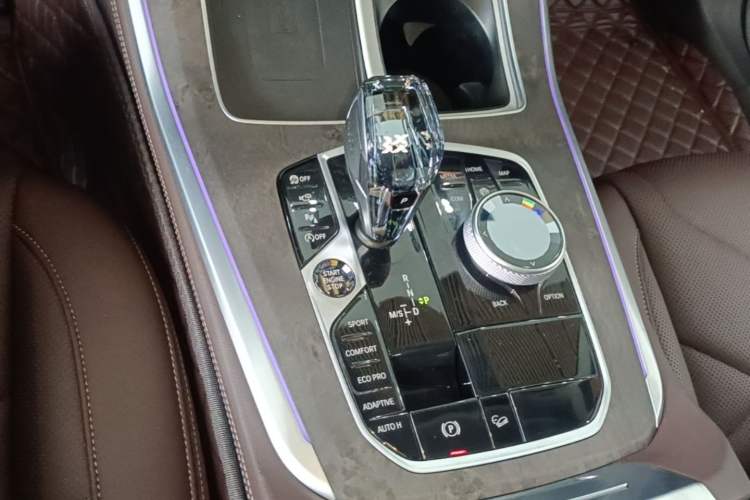 Used BMW X5 2022 xDrive 30Li Luxury M Sport Package Gear Lever