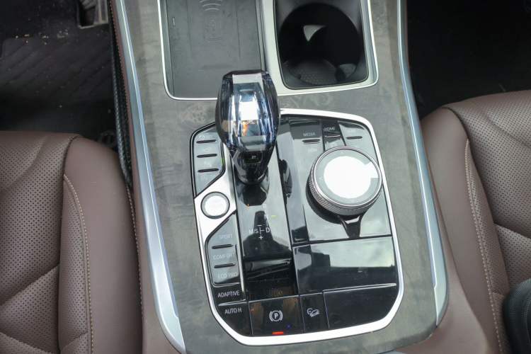Used BMW X5 2022 Restyled xDrive 30Li Luxury Version M Sport Package Gear Lever
