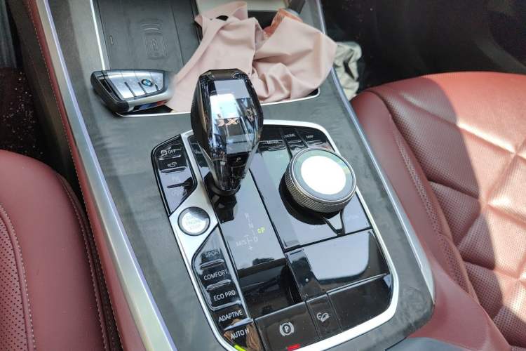 Used BMW X5 2022 Restyled xDrive 30Li Luxury Version M Sport Package Gear Lever