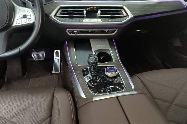 Used BMW X5 2022 Restyled xDrive 40Li M Sport Package Gear Lever