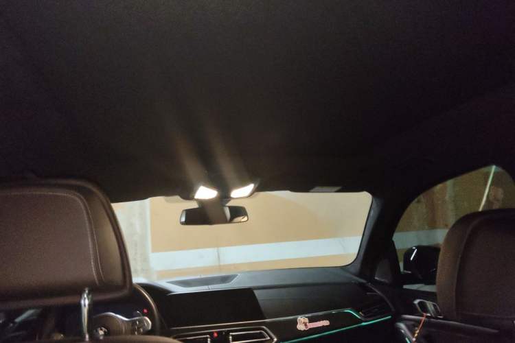 Used BMW X5 2022 xDrive 40Li M Sport Package Headliner