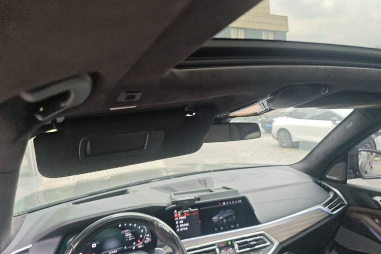 Used BMW X5 2022 xDrive 40Li M Sport Package Headliner