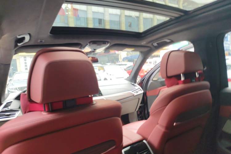 Used BMW X5 2022 xDrive 40Li Luxury Edition M Sport Package Headliner