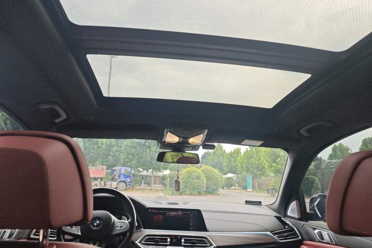 Used BMW X5 2022 xDrive 40Li Luxury Edition M Sport Package Headliner