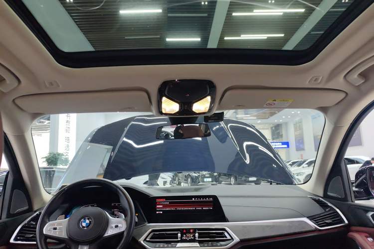 Used BMW X5 2022 Restyled xDrive 30Li Luxury Version M Sport Package Headliner